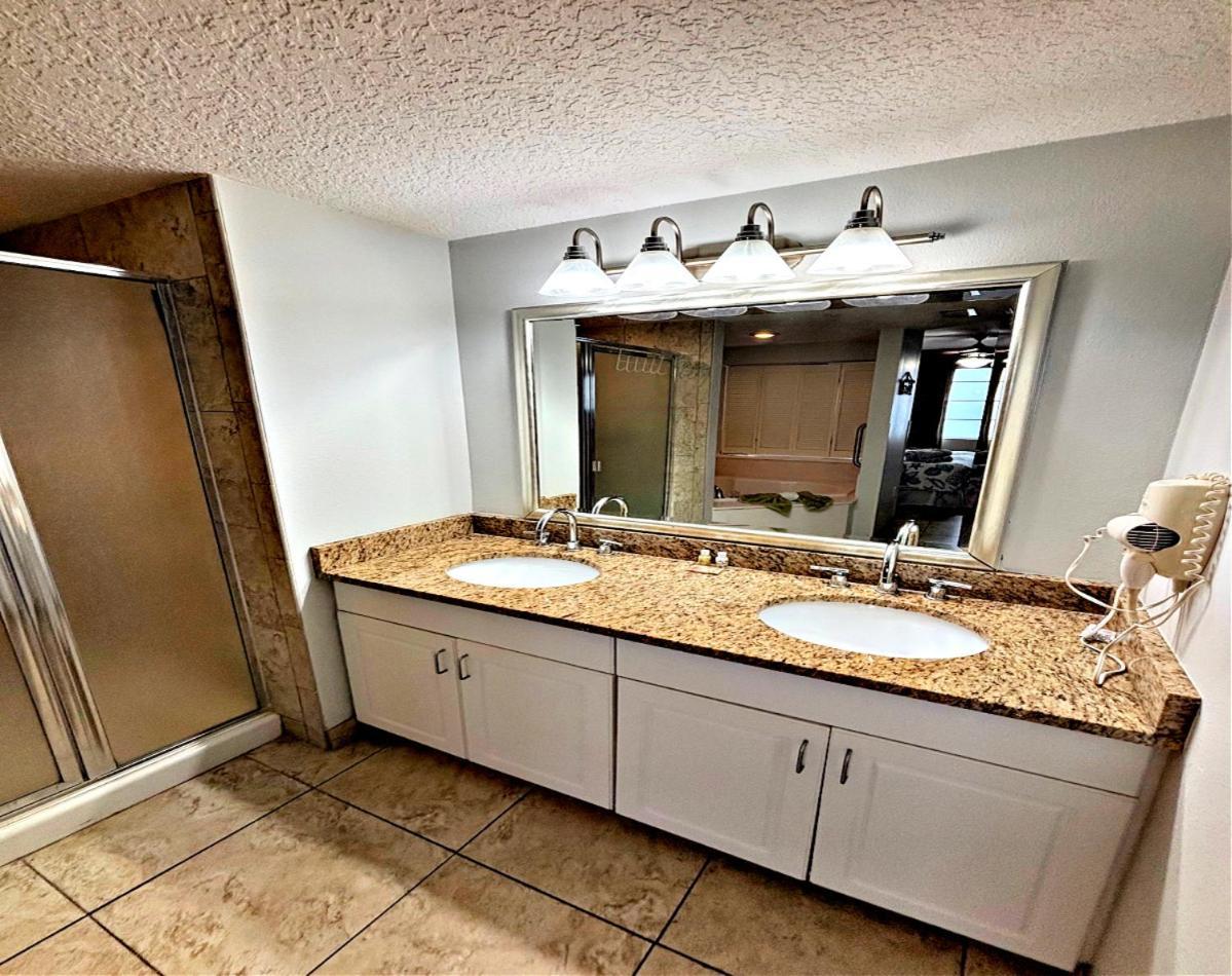 2 Bedroom Direct Oceanfront Wyndham Ocean Walk Daytona Beach 2226-0 เดย์โทนาบีช ภายนอก รูปภาพ